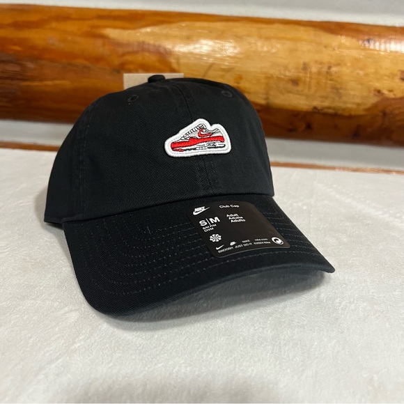 Nike Black Cap with Red Shoe Logo S/M adjustable - Picture 1 of 4